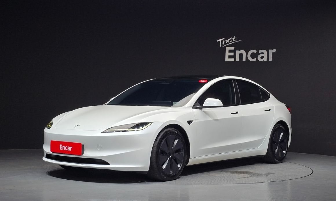 Tesla Model 3 2024