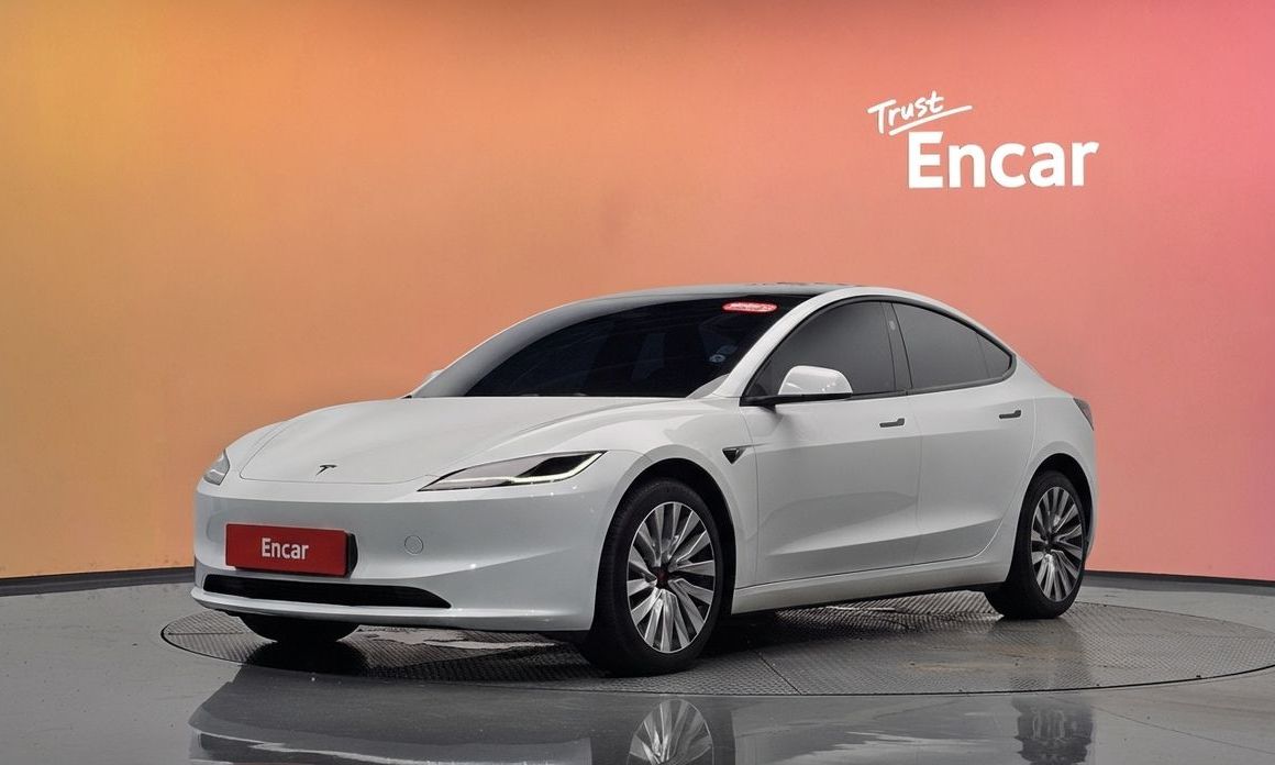 Tesla Model 3 2024