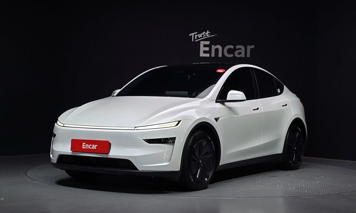 Tesla Model Y 2025