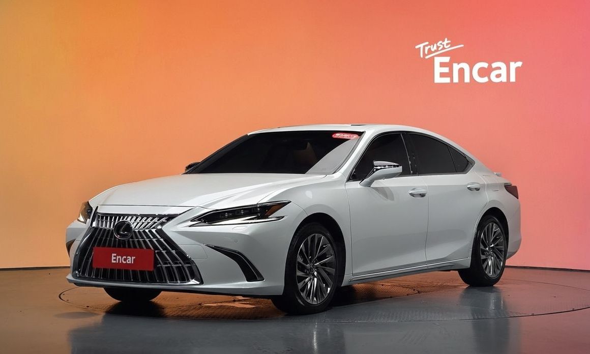 Lexus ES 2026