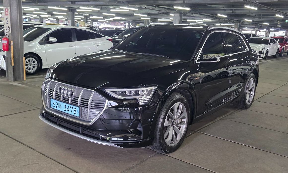 Audi e-tron 2023