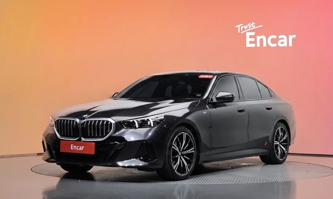 BMW 5-Series 2024