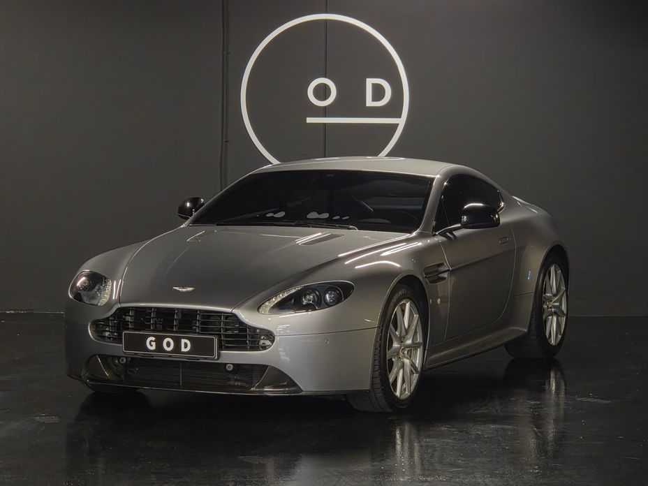 Astonmartin Vantage 2015