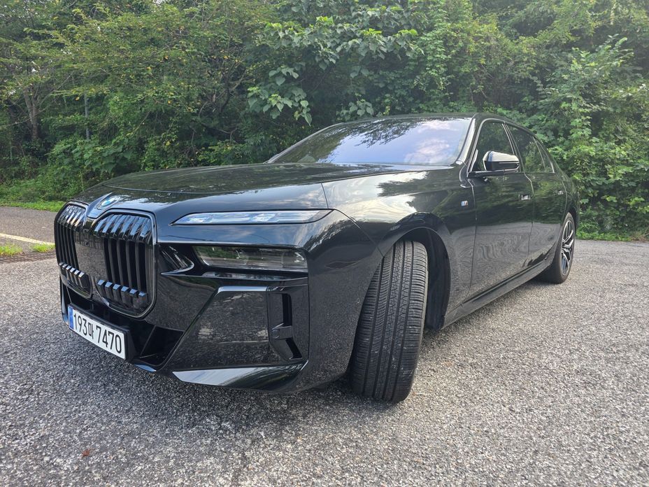 BMW 7-Series 2024