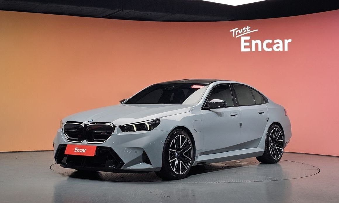 BMW M5 2025