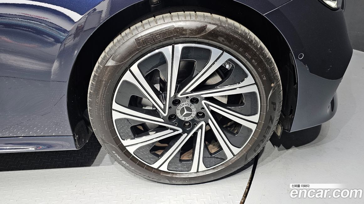 Mercedes-Benz E-Class 2024