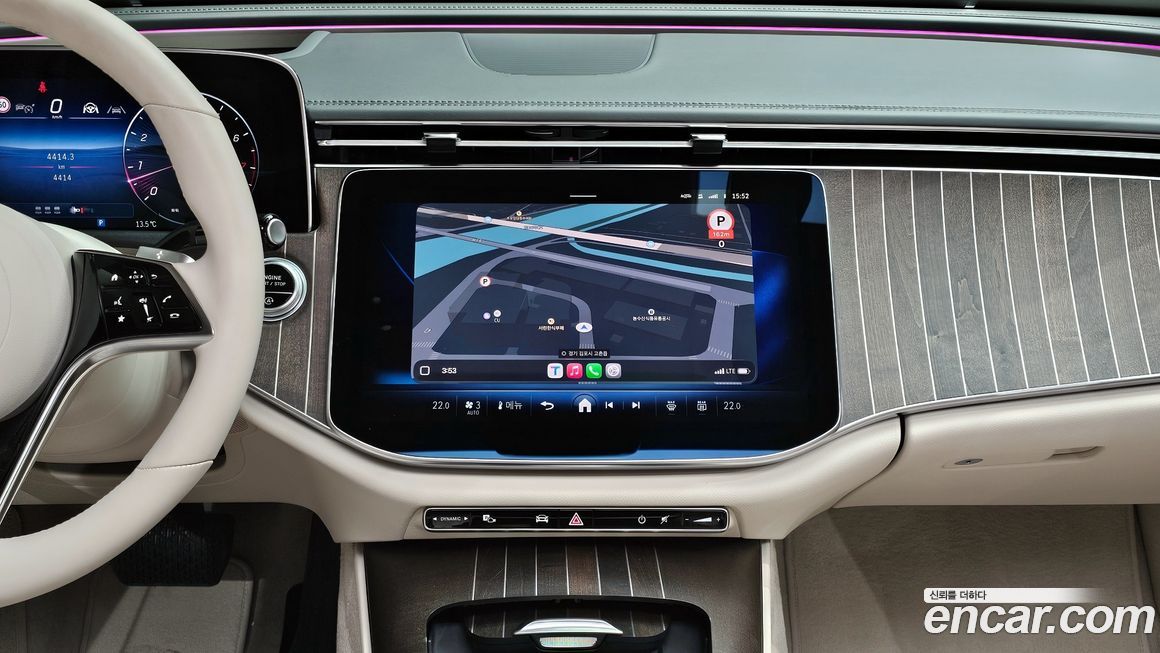 Mercedes-Benz E-Class 2024