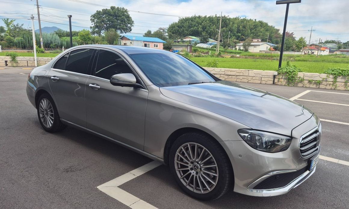 Mercedes-Benz E-Class 2023