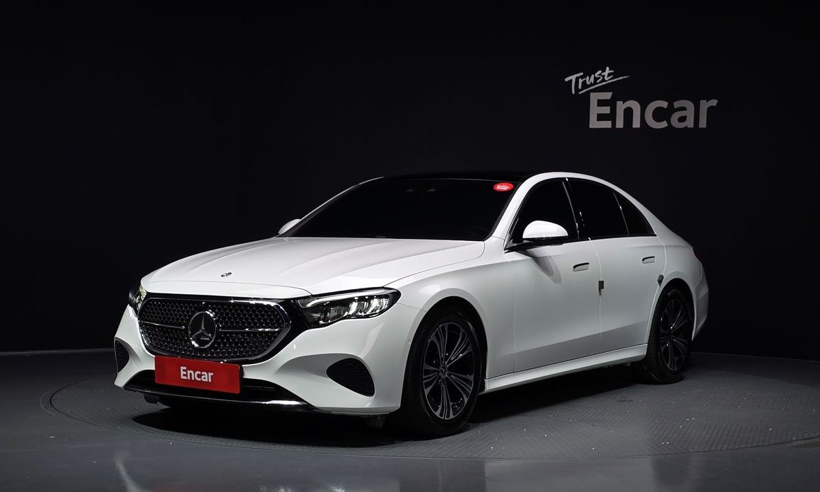Mercedes-Benz E-Class 2024