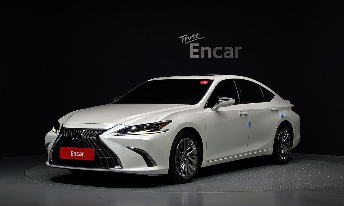 Lexus ES 2023