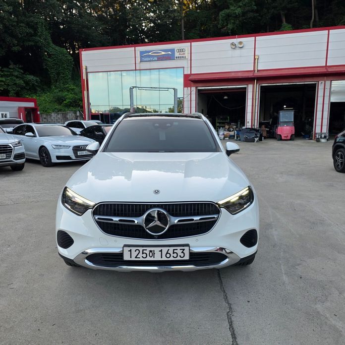 Mercedes-Benz GLC-Class 2023