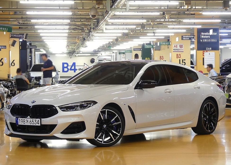 BMW 8-Series 2024