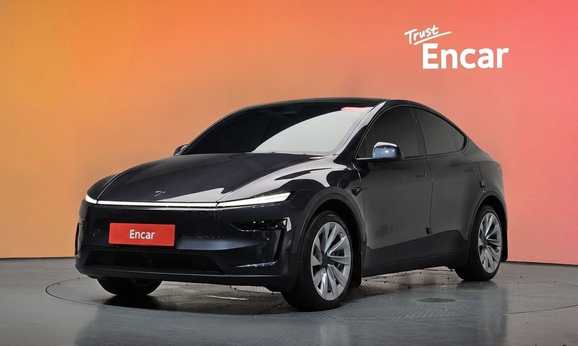 Tesla Model Y 2025