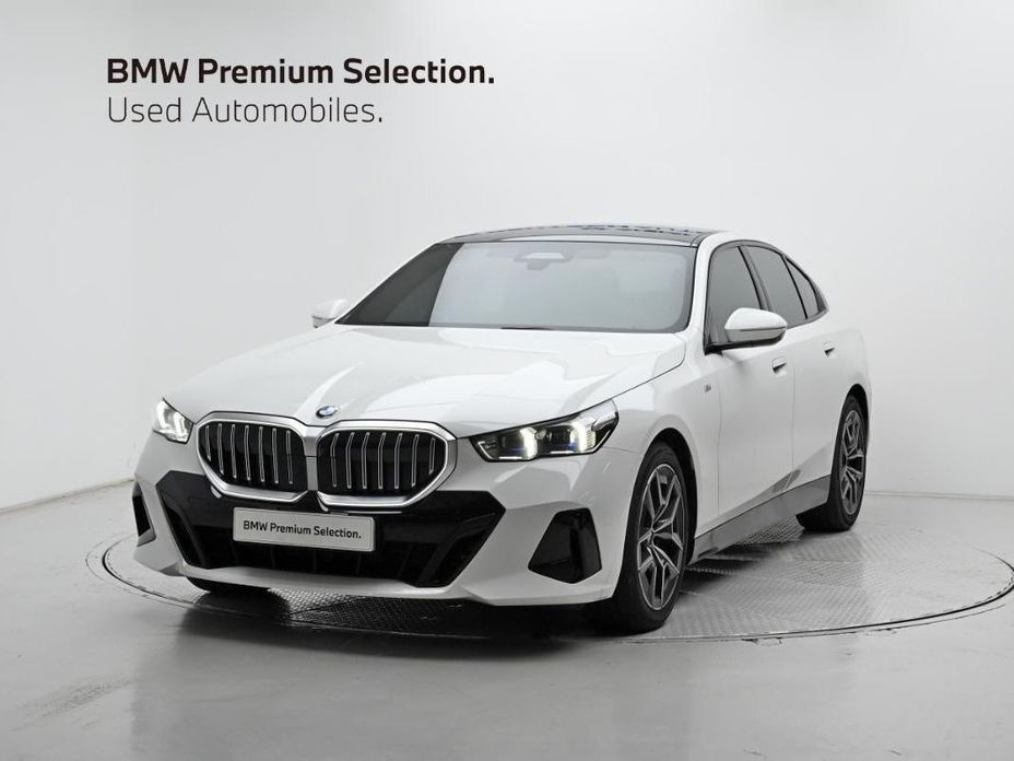 BMW 5-Series 2024
