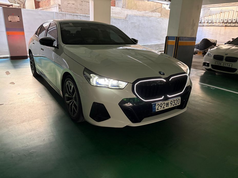 BMW 5-Series 2024
