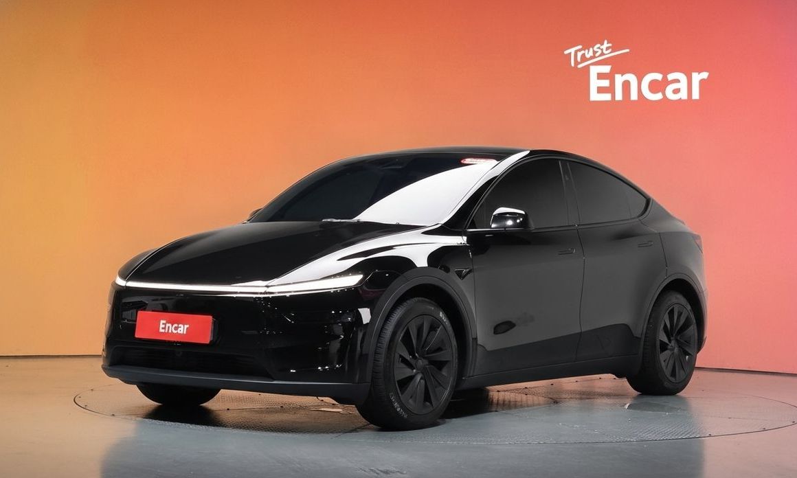 Tesla Model Y 2025