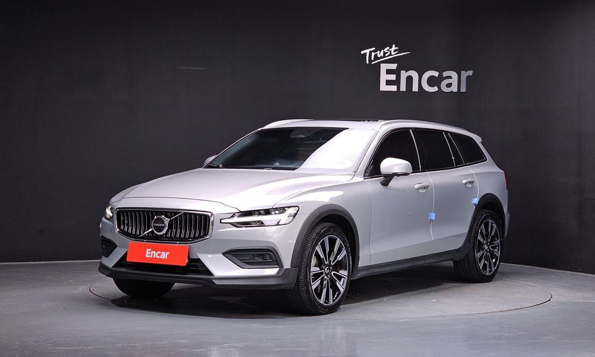 Volvo V60 2023
