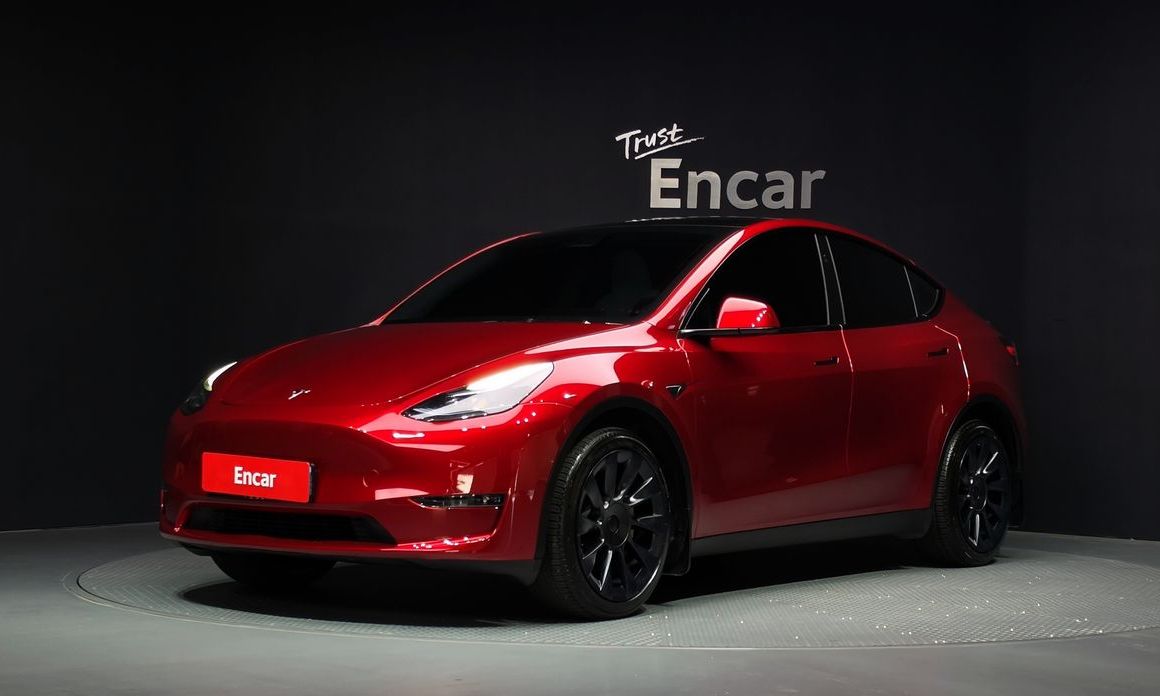 Tesla Model Y 2024