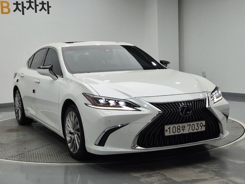 Lexus ES 2020