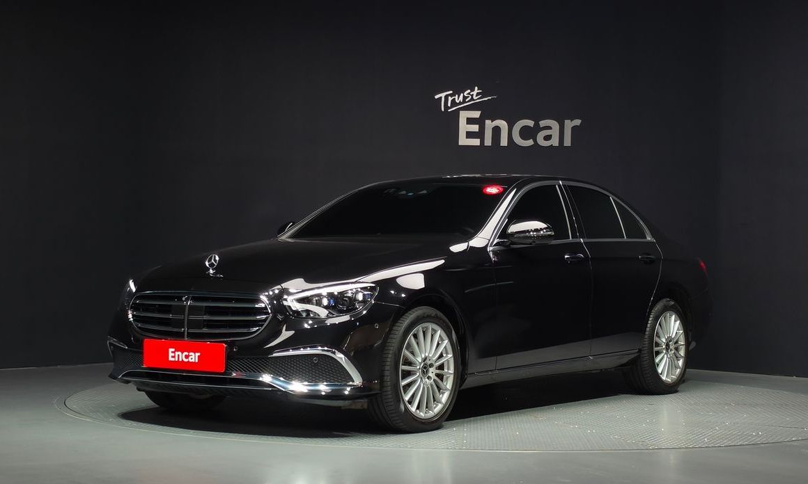 Mercedes-Benz E-Class 2023