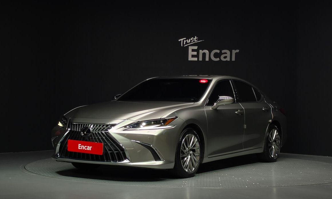 Lexus ES 2023