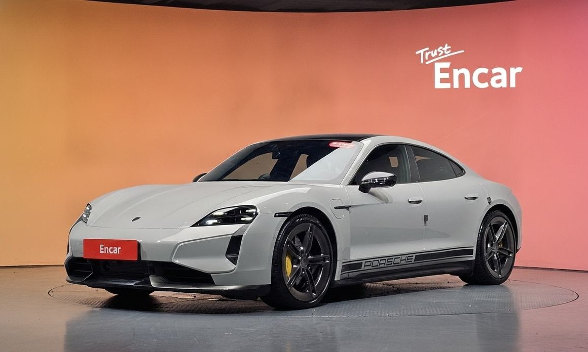 Porsche Taycan 2025