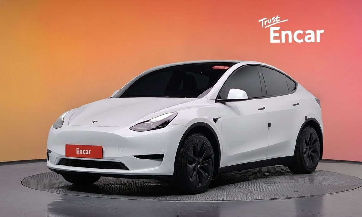 Tesla Model Y 2024