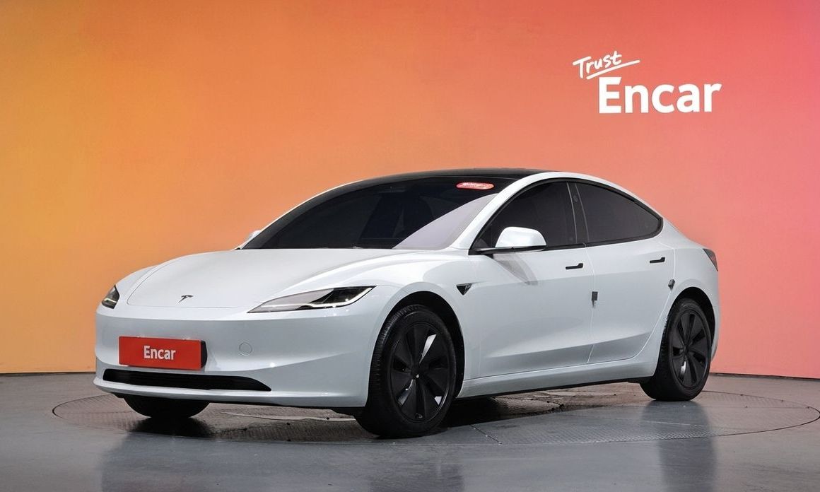 Tesla Model 3 2024
