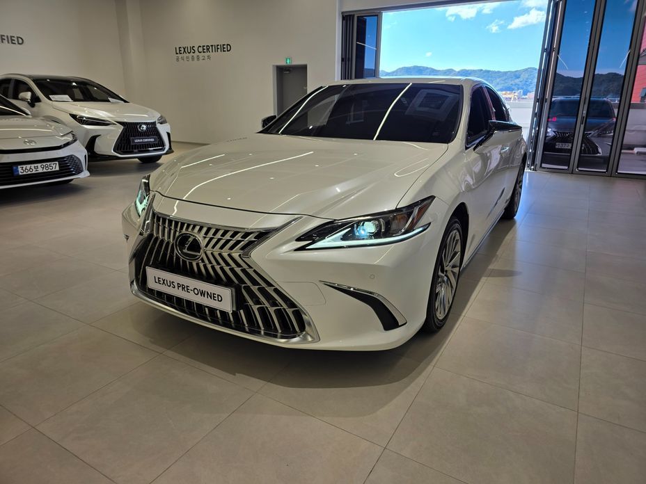 Lexus ES 2026