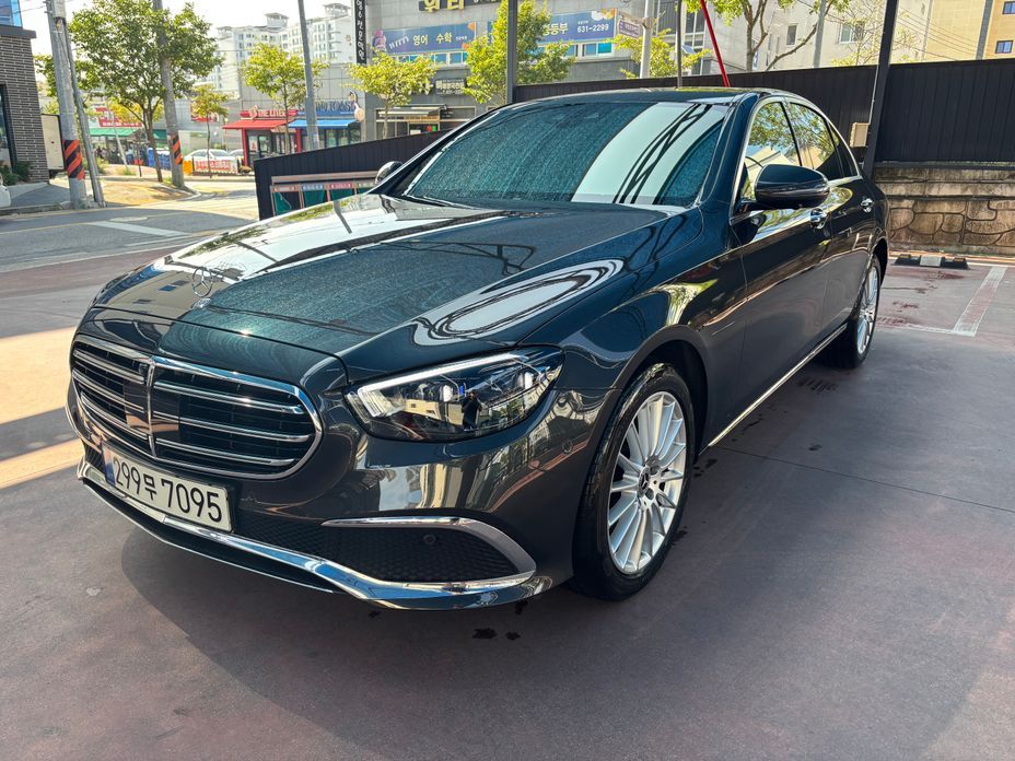 Mercedes-Benz E-Class 2023
