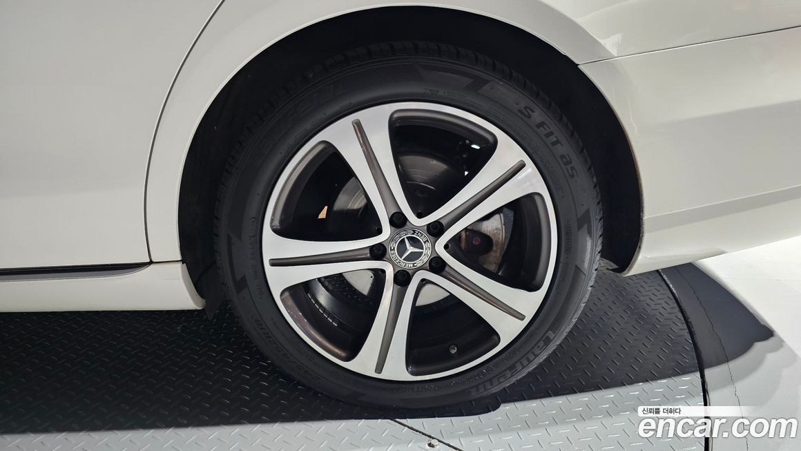 Mercedes-Benz E-Class 2019