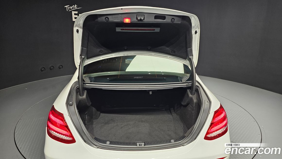 Mercedes-Benz E-Class 2019