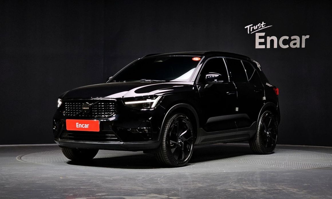 Volvo XC40 2025
