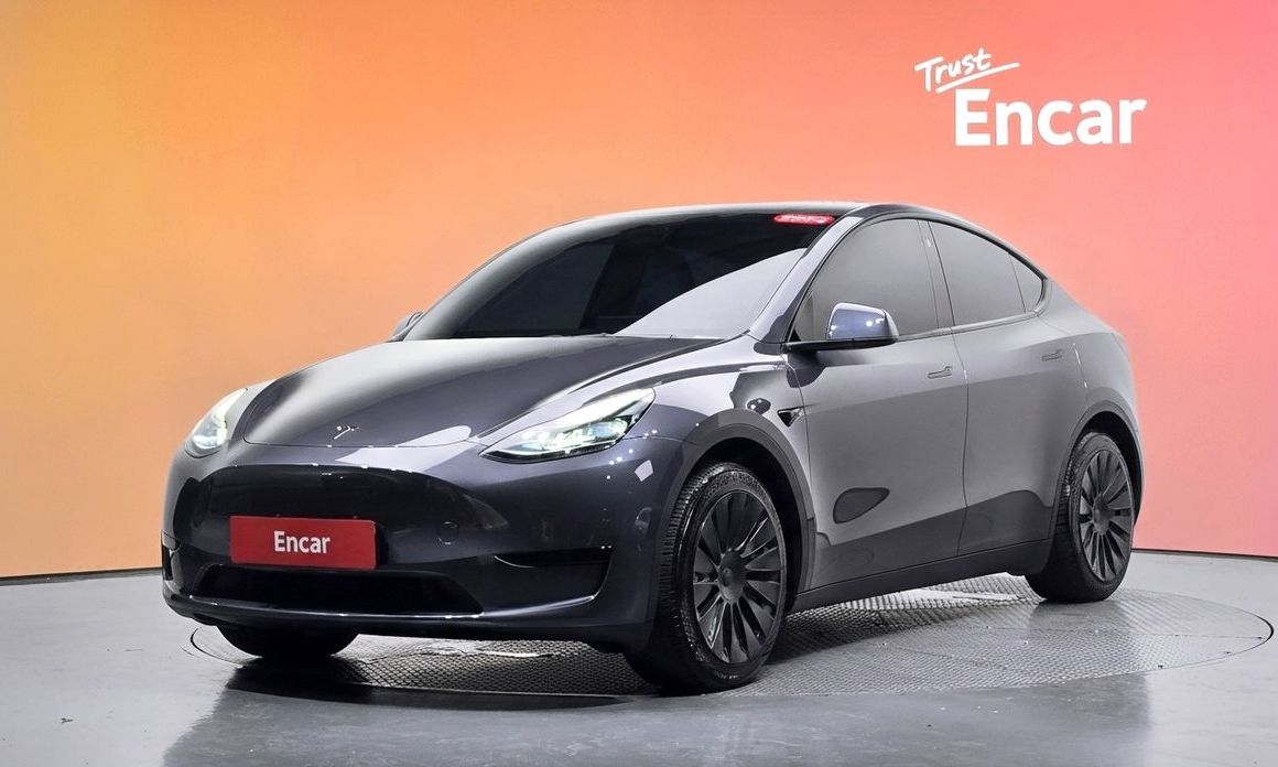 Tesla Model Y 2024
