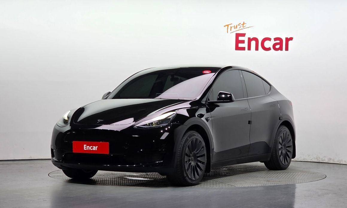 Tesla Model Y 2024