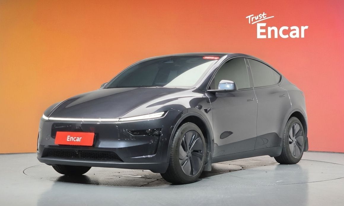 Tesla Model Y 2025