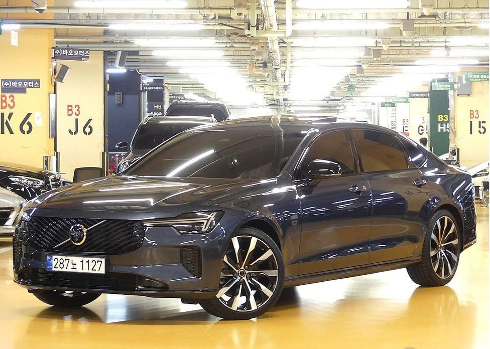 Volvo S90 2026