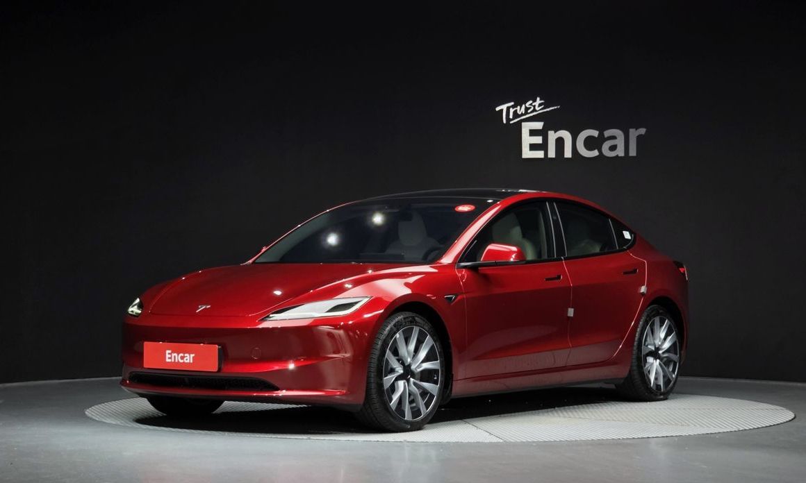 Tesla Model 3 2024