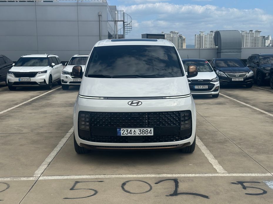 Hyundai Staria 2025
