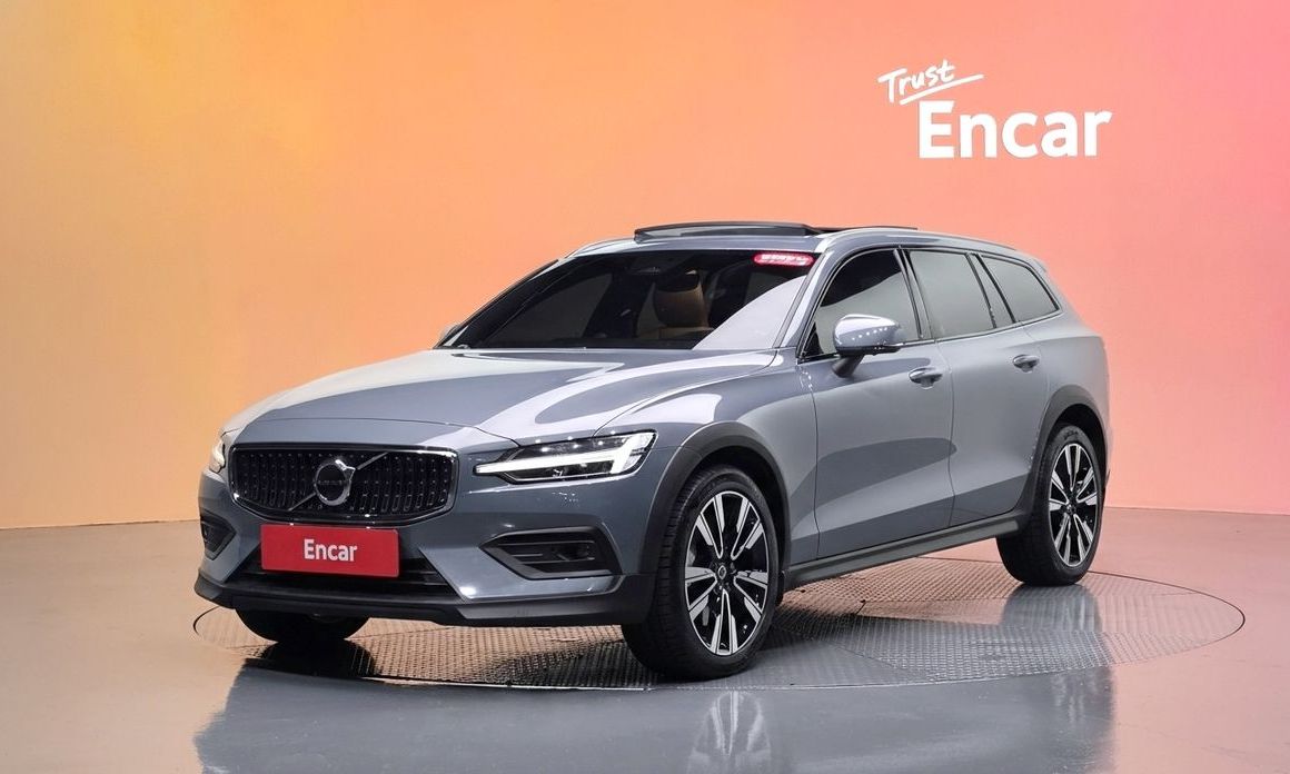 Volvo V60 2023