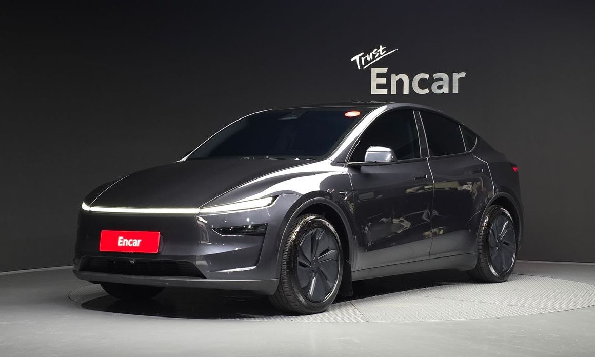 Tesla Model Y 2025