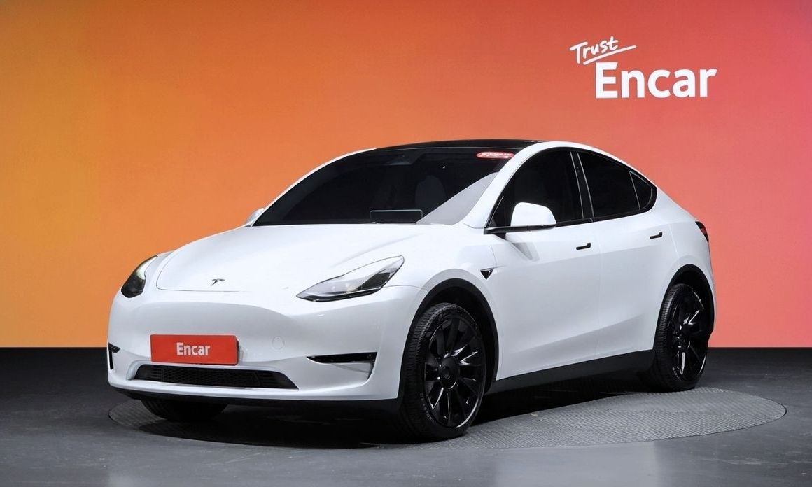 Tesla Model Y 2024