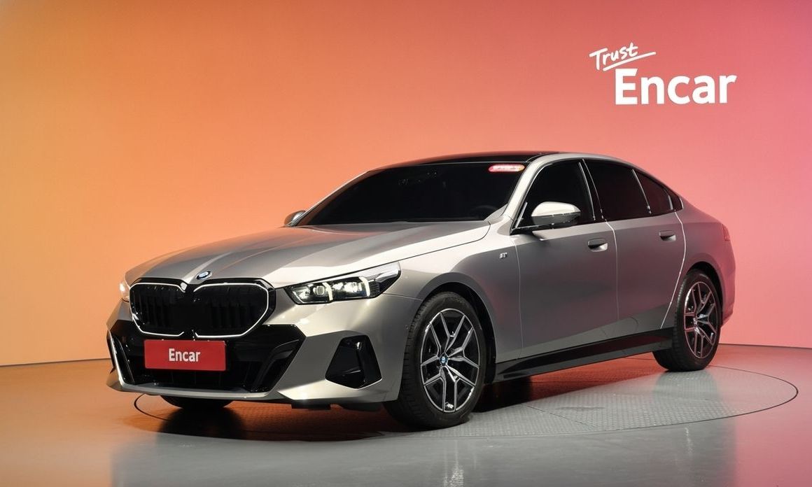 BMW 5-Series 2025