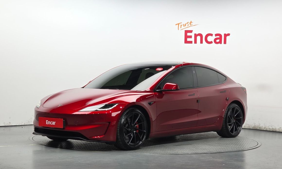 Tesla Model 3 2024