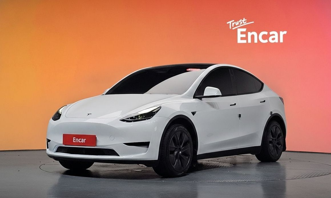 Tesla Model Y 2024