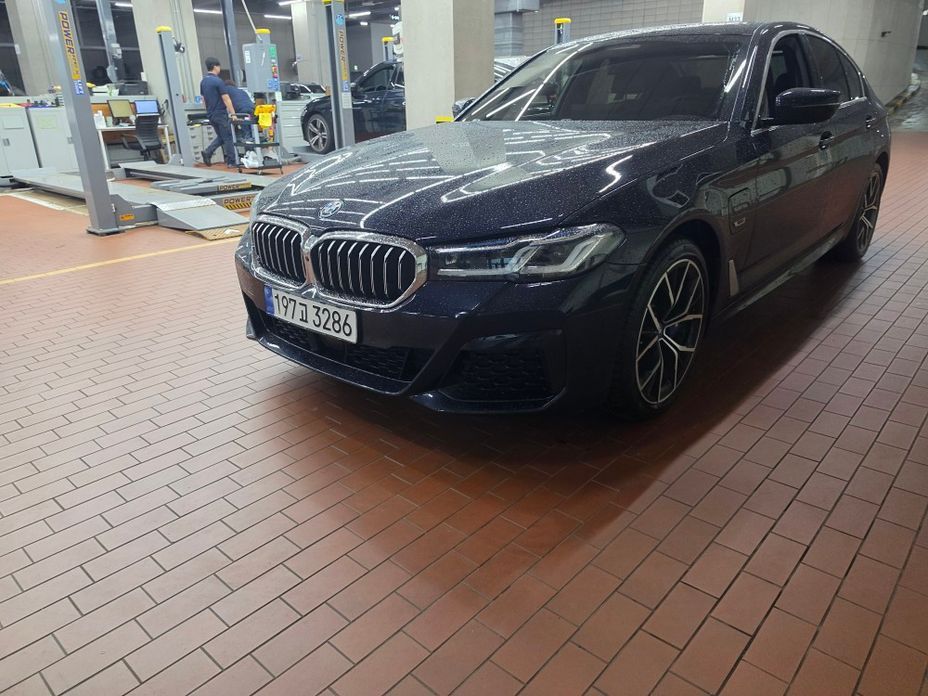 BMW 5-Series 2022