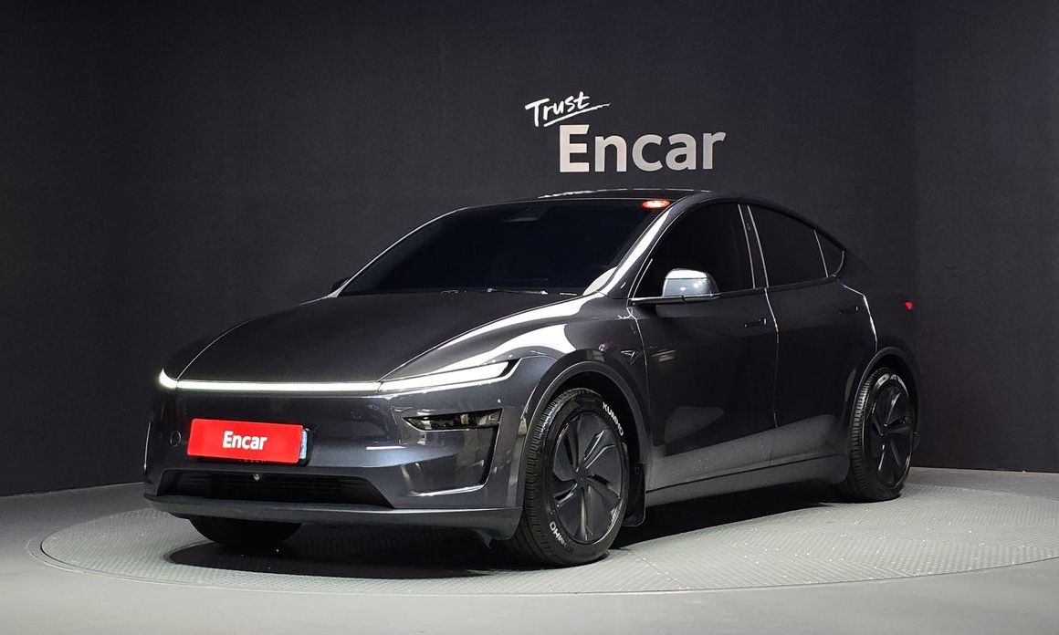 Tesla Model Y 2025
