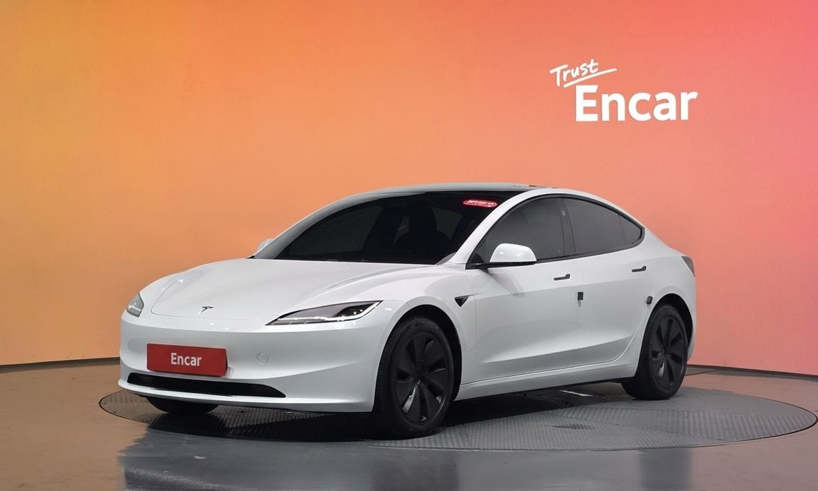 Tesla Model 3 2024