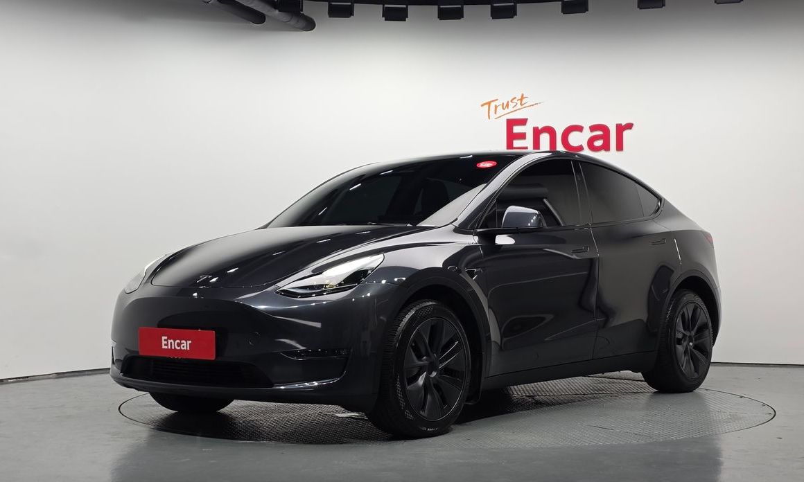 Tesla Model Y 2024