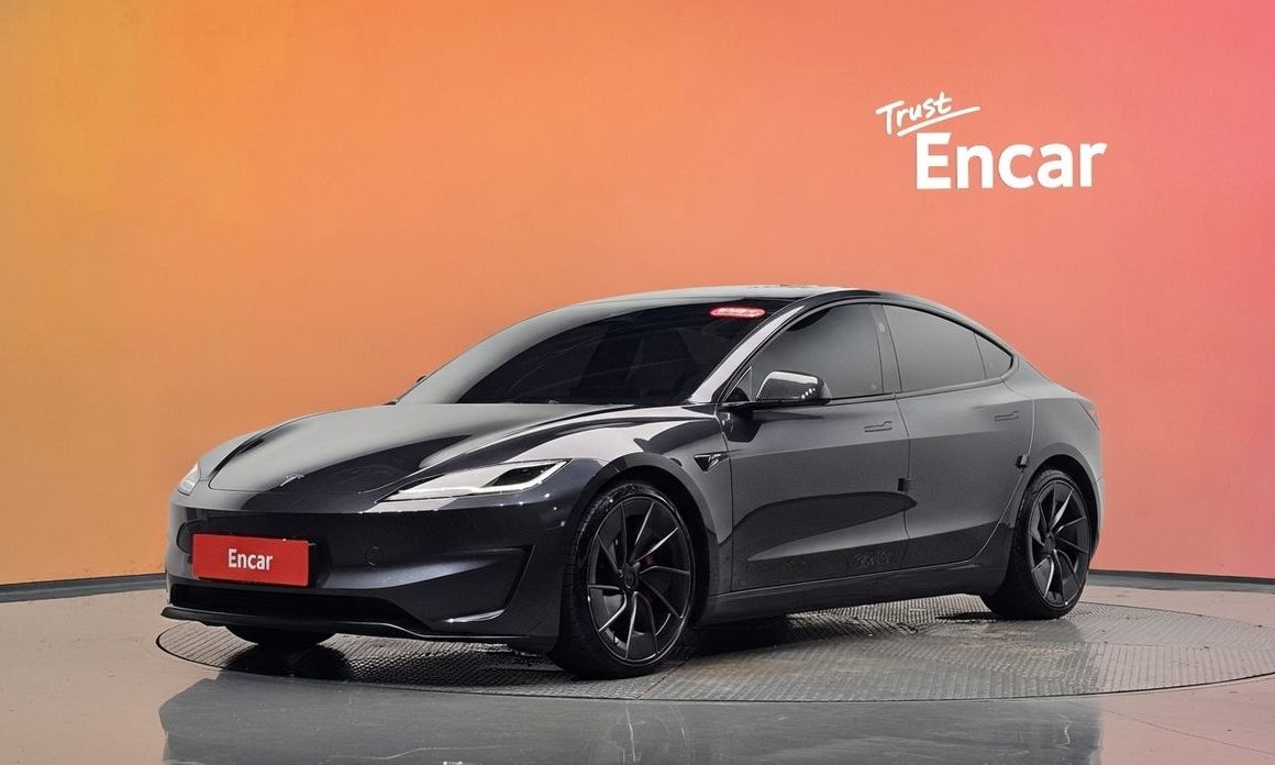 Tesla Model 3 2024
